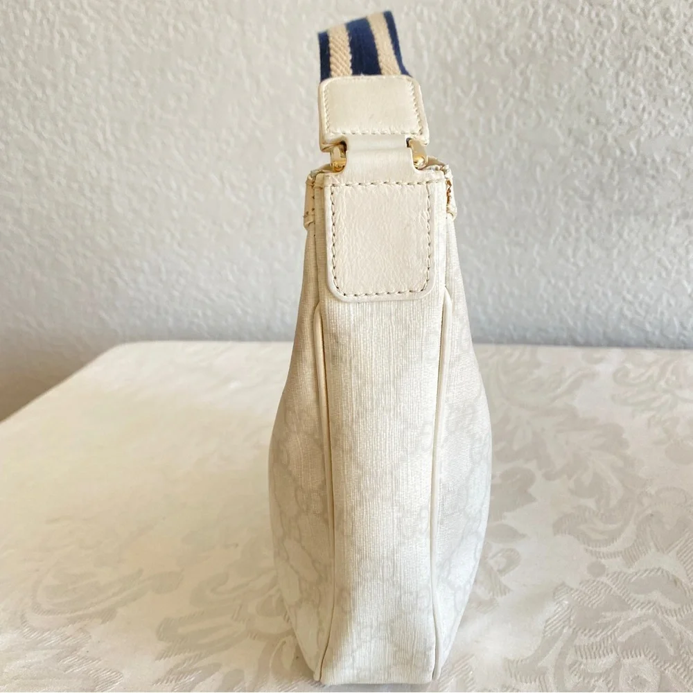 GUCCI GG supreme hobo Bag